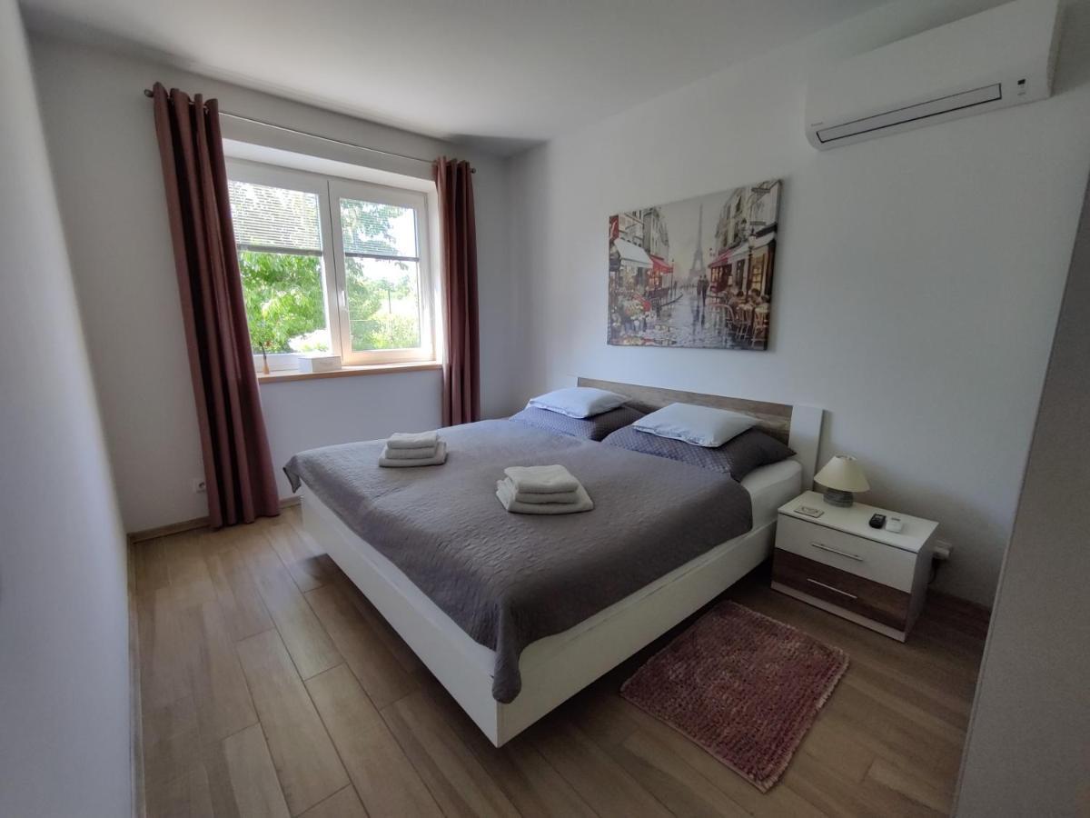 Apartman Pod Lipou - Samostatny Objekt Яромерж Экстерьер фото