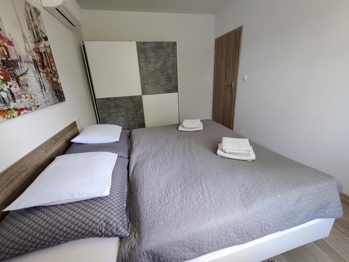 Apartman Pod Lipou - Samostatny Objekt Яромерж Экстерьер фото