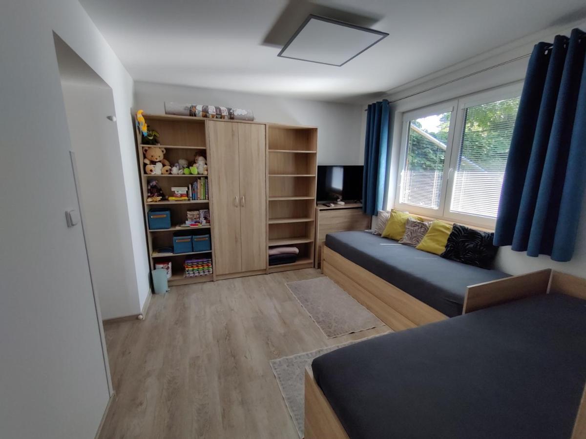 Apartman Pod Lipou - Samostatny Objekt Яромерж Экстерьер фото